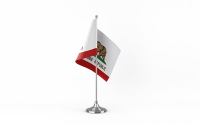 4k, drapeau de table de californie, fond blanc, drapeau de californie, table drapeau de la californie, drapeau de californie sur le bâton métallique, flags des états américains, californie, etats unis