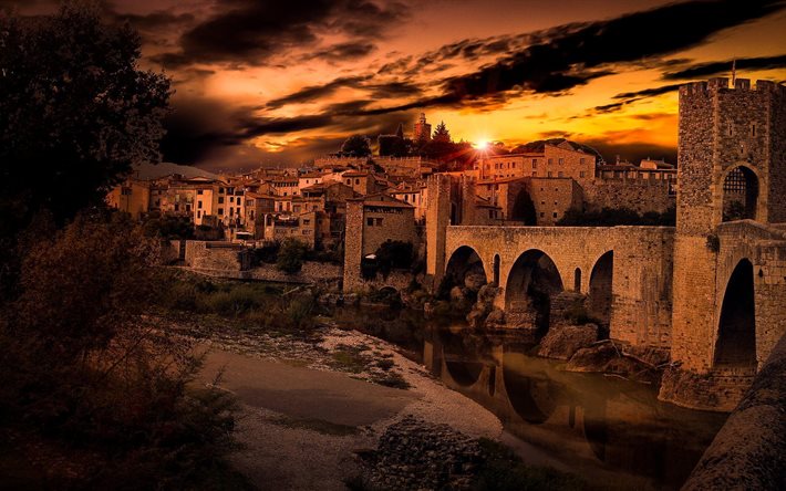 İspanya, besalú, Eski Şehir, akşam