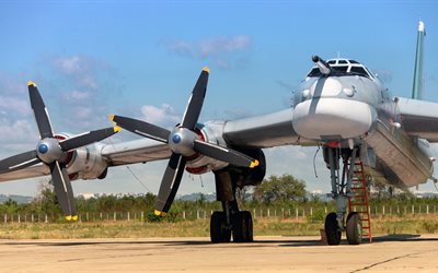bombardero tu-95, oso, campo de aviación militar