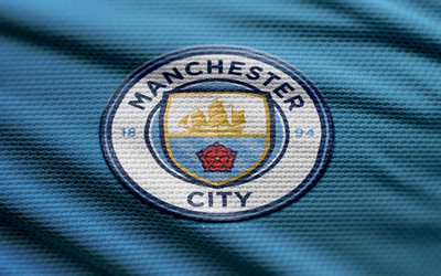 manchester city fc fabric logo, 4k, blå tygbakgrund, elitserien, bokhög, fotboll, manchester city fc  logotyp, manchester city fc emblem, manchester city flag, engelska fotbollsklubb, manchester city fc