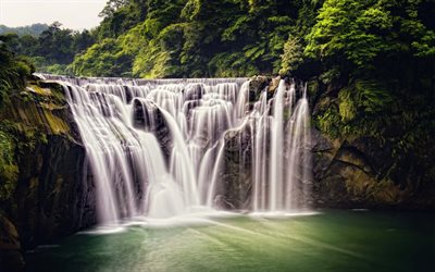 fantastisk natur, vackert vattenfall, bilder av vattenfall