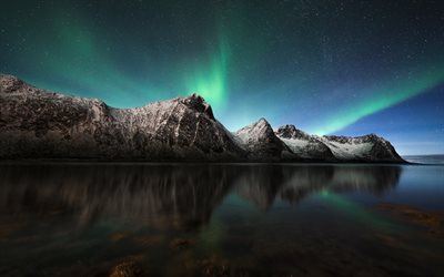 Luces del norte, el mar, las montañas, la costa, la Aurora Boreal, Islandia