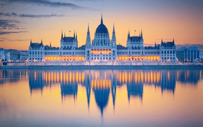 Parlamento ungherese, sera, tramonto, Budapest, Ungheria