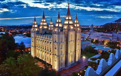 en casa, los mormones, la torre, las luces, la iglesia en estados unidos, la ciudad de salt lake city, ut, de la noche