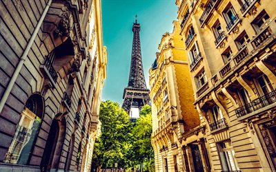 4k, paris, tour eiffel, vue de dessous, monument parisien, pâtés de maisons, des rues, paysage urbain parisien, été, soirée, le coucher du soleil, france