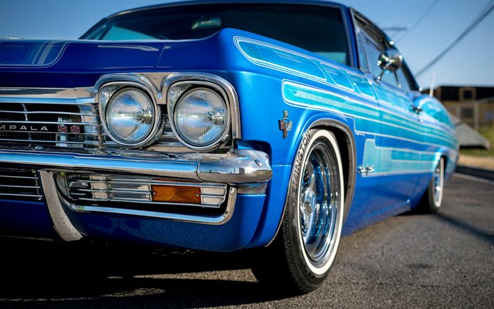 La Chevrolet Impala è blu Impala blu Chevrolet, auto retrò