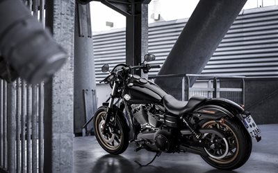 Harley-Davidson Low Rider S, en 2017, de pont, de moto noir