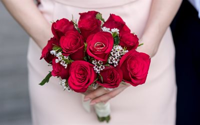anelli di nozze, concetti di nozze, sposa, rose rosse, abito da sposa, il bouquet in mano, rose, bouquet da sposa