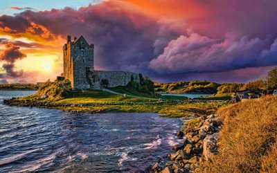 डुंगुआयर कैसल, शाम, सूर्यास्त, आयरिश पत्थर का किला, नदी, सुंदर महल, काउंटी गॉलवे, आयरलैंड, महल