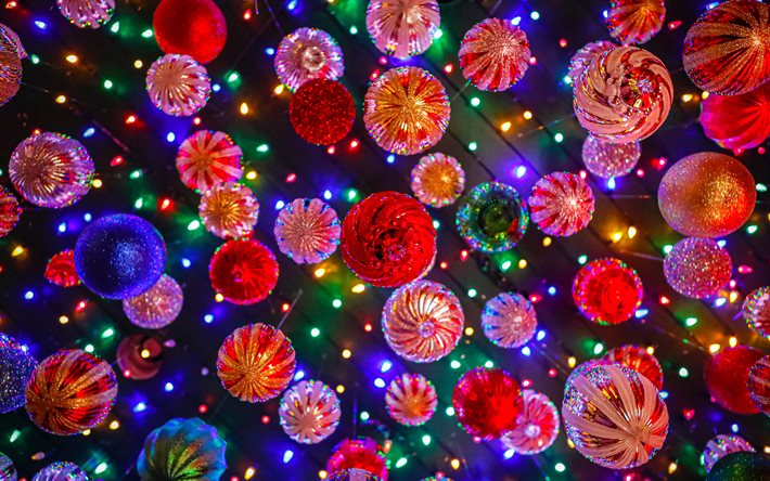 boules de noel attachées, 4k, décorations de noël, boules sur jarretelles, noël, joyeux noël, bonne année
