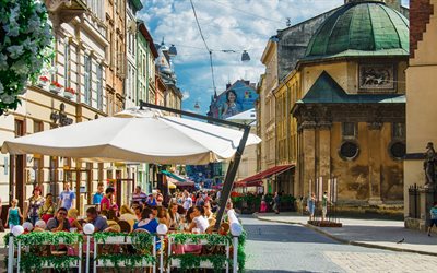 lviv, la vieille ville, la rue de café