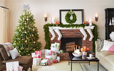 albero, i regali, le candele, il nuovo anno