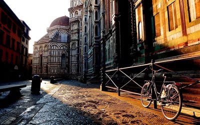 Florence, Italie, pavés, coucher de soleil, vélos