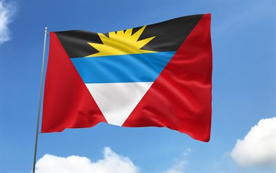 antigua und barbuda flagge am fahnenmast, 4k, nordamerikanische länder, blauer himmel, flagge von antigua und barbuda, gewellte satinfahnen, nationalsymbole von antigua und barbuda, fahnenmast mit fahnen, antigua und barbuda