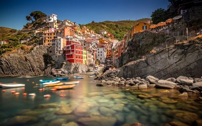 les bateaux, la côte, les maisons colorées, Riomaggiore, Italie, Cinque Terre, de la côte Ligure