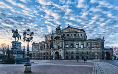ciudad de noche, el teatro, las nubes, Dresde, Alemania