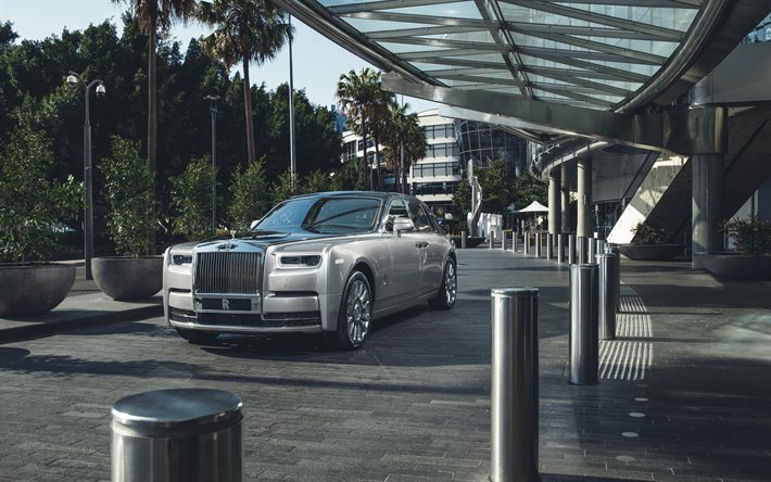 Rolls-Royce Phantom, 2017, 4k, front view, silver Phantom, hotel, British cars, luxury cars