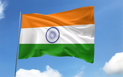 drapeau de l'inde sur le mât, 4k, pays asiatiques, ciel bleu, drapeau de l'inde, drapeaux de satin ondulés, drapeau indien, symboles nationaux indiens, mât avec des drapeaux, jour de l'inde, asie, inde