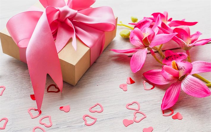 Sevgililer Günü, hediye kutusu, pembe kalpler, pembe kurdele, pembe çiçekler