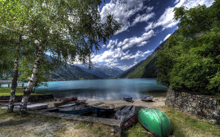 El lago Poschiavo, barcos, montaña, muelle, verano, HDR, Suiza