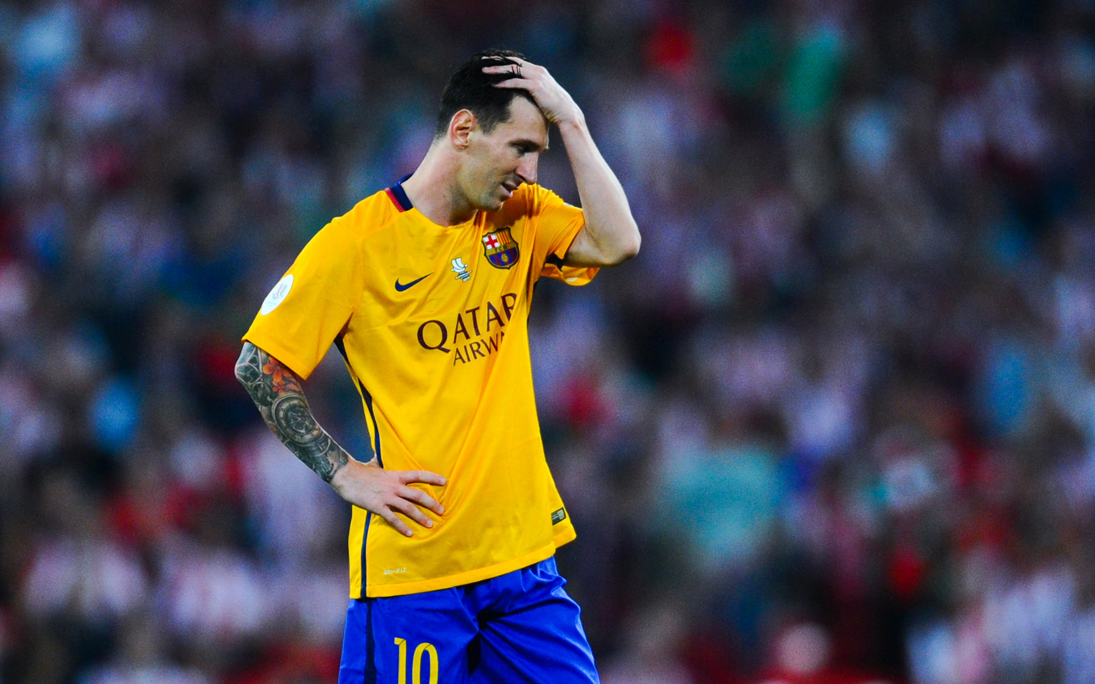 ダウンロード画像 Lionel Messi バルセロナ スペイン カタルーニャ サッカー 黄色の青色のサッカーを均一に 画面の解像度 3840x2400 壁紙デスクトップ上