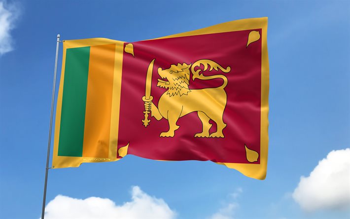 bandeira do sri lanka no mastro, 4k, países asiáticos, céu azul, bandeira do sri lanka, bandeiras de cetim onduladas, símbolos nacionais do sri lanka, mastro com bandeiras, dia do sri lanka, ásia, sri lanka