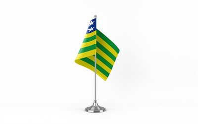 4k, bandeira da mesa goias, fundo branco, bandeira de goias, bandeira da mesa de goias, bandeira de hectare no bastão de metal, bandeiras dos estados brasileiros, goias, brasil, bandeira do estado de goias