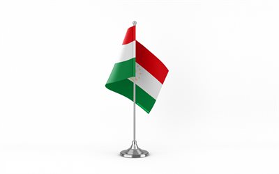 4k, tadžikistanin pöytälippu, valkoinen tausta, tadžikistanin lippu, tadžikistanin lippu metallitikulla, kansalliset symbolit, tadžikistan