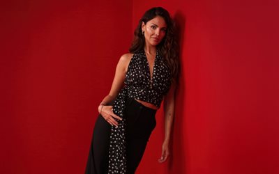 Eiza Gonzalez, mexican actress, hollywood star, photoshoot, mexican star, beautiful women, red background