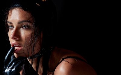 Adriana Lima, una carrera de 5K, supermodelos, Harpers Bazaar, rubia