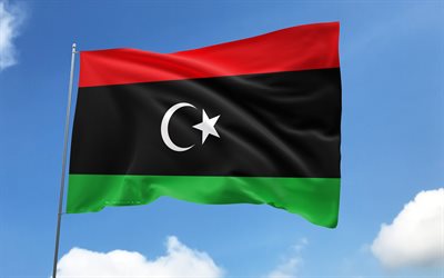 libyens flagga på flaggstången, 4k, afrikanska länder, blå himmel, libyens flagga, vågiga satinflaggor, libyens nationella symboler, flaggstång med flaggor, libyens dag, afrika, libyen