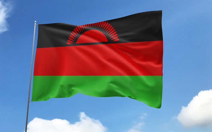 bayrak direğinde malavi bayrağı, 4k, afrika ülkeleri, mavi gökyüzü, malavi bayrağı, dalgalı saten bayraklar, malavi ulusal sembolleri, bayraklı bayrak direği, malavi günü, afrika, malawi