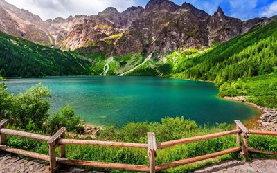 Morske Oko, le lac, les montagnes, l'été, les Montagnes des Tatras, Pologne