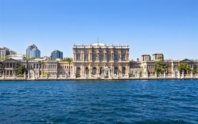 dolmabahce-palatset, istanbul, fasad, bosporen, de osmanska sultanernas palats, besiktas, rococo revival-arkitektur, istanbuls stadsbild, turkiet