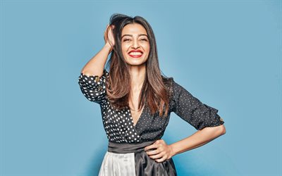 radhika apte, actrice indienne, bollywood, séance photo, robe noire et blanche, belles femmes, star indienne