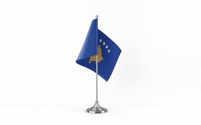 4k, bandera de mesa de kosovo, fondo blanco, bandera kosovar, bandera de kosovo en palo de metal, bandera de kosovo, símbolos nacionales, kosovo, europa
