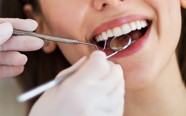 4k, hammastarkastus, hammaslääkärissä käynti, hammaslääkäri, terveet hampaat, hammaslääkärin instrumentit