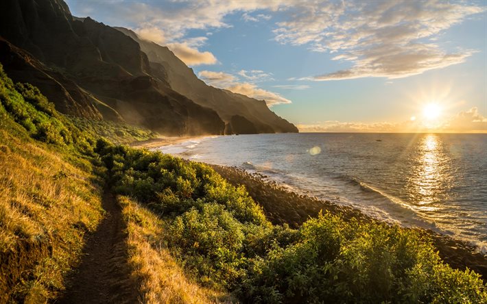 de la côte, l'océan, les vagues, le soir, des rochers, des montagnes, Hawaii, Kalalau