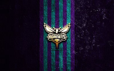 charlotte hornetsin kultainen logo, 4k, violetti kivi tausta, nba, amerikkalainen koripallojoukkue, charlotte hornets logo, koripallo, charlotte hornets