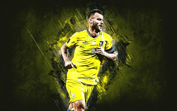 andriy yarmolenko, ukrainan jalkapallomaajoukkue, ukrainalainen jalkapalloilija, hyökkäävä keskikenttäpelaaja, keltainen kivi tausta, jalkapallo, ukraina