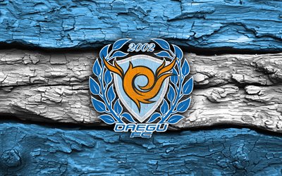 logotipo de madera del daegu fc, 4k, fondo de madera blanco azul, liga k 1, fútbol, logotipo de daegu fc, fútbol americano, emblema del daegu fc, daegu fc, club de fútbol de corea del sur, fc daegu
