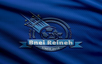 maccabi bnei raina fabric logo, 4k, blauer stoffhintergrund, ligat haal, bokeh, fußball, maccabi bnei raina logo, maccabi bnei raina emblem, maccabi bnei raina, israelische premier league, israelischer fußballverein, maccabi bnei raina fc