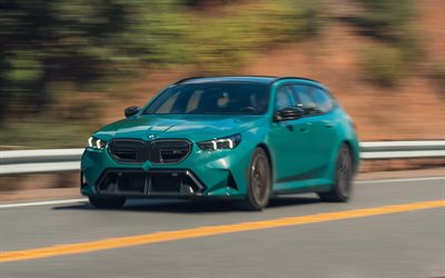bmw m5 turismo, 4k, desenfoque de movimiento, 2026 coches, g99, bmw m5 touring 2026, bmw m5 g99, coches alemanes, bmw