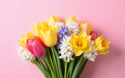 frühlingsstrauß, 4k, rosa hintergrund, narzissen, tulpen, hyazinthen, schöner blumenstrauß, gelbe tulpen, frühlingsblumen
