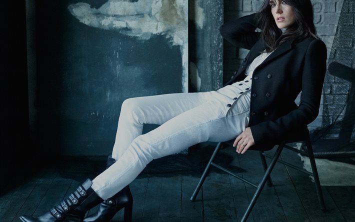 जेनिफर कोनेली, जूते, कुर्सी, अभिनेत्री, 2015, संपादित करें, फोटोशूट, प्रसिद्ध व्यक्ति