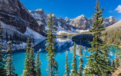 banff, canadá, en moraine lake, lago de montaña, invierno