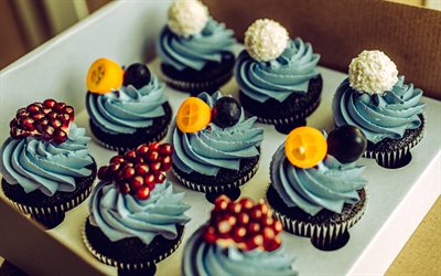 cupcakes de creme azul, cupcakes de chocolate, pastelaria, bolos de copo, creme azul, doces