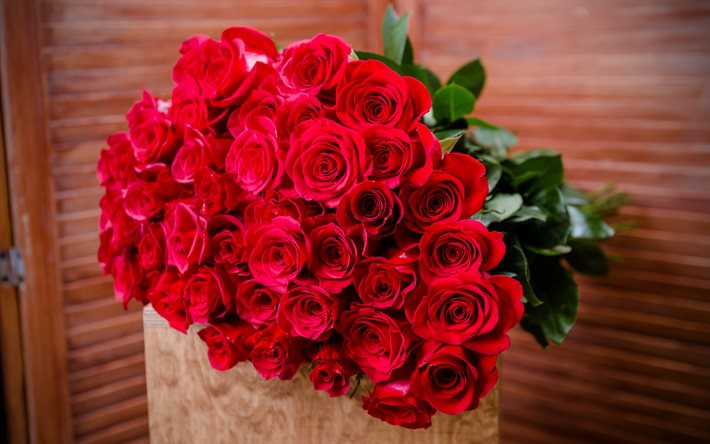 bukett röda rosor, 4k, röda blommor, bakgrund med rosor, vacker bukett blommor, bukett rosor, röda rosor, vackra blommor, rosor
