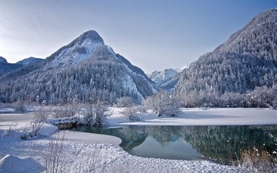el lago congelado, montañas, invierno