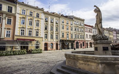 lviv, la place du marché, la maison, la fontaine, ukraine
